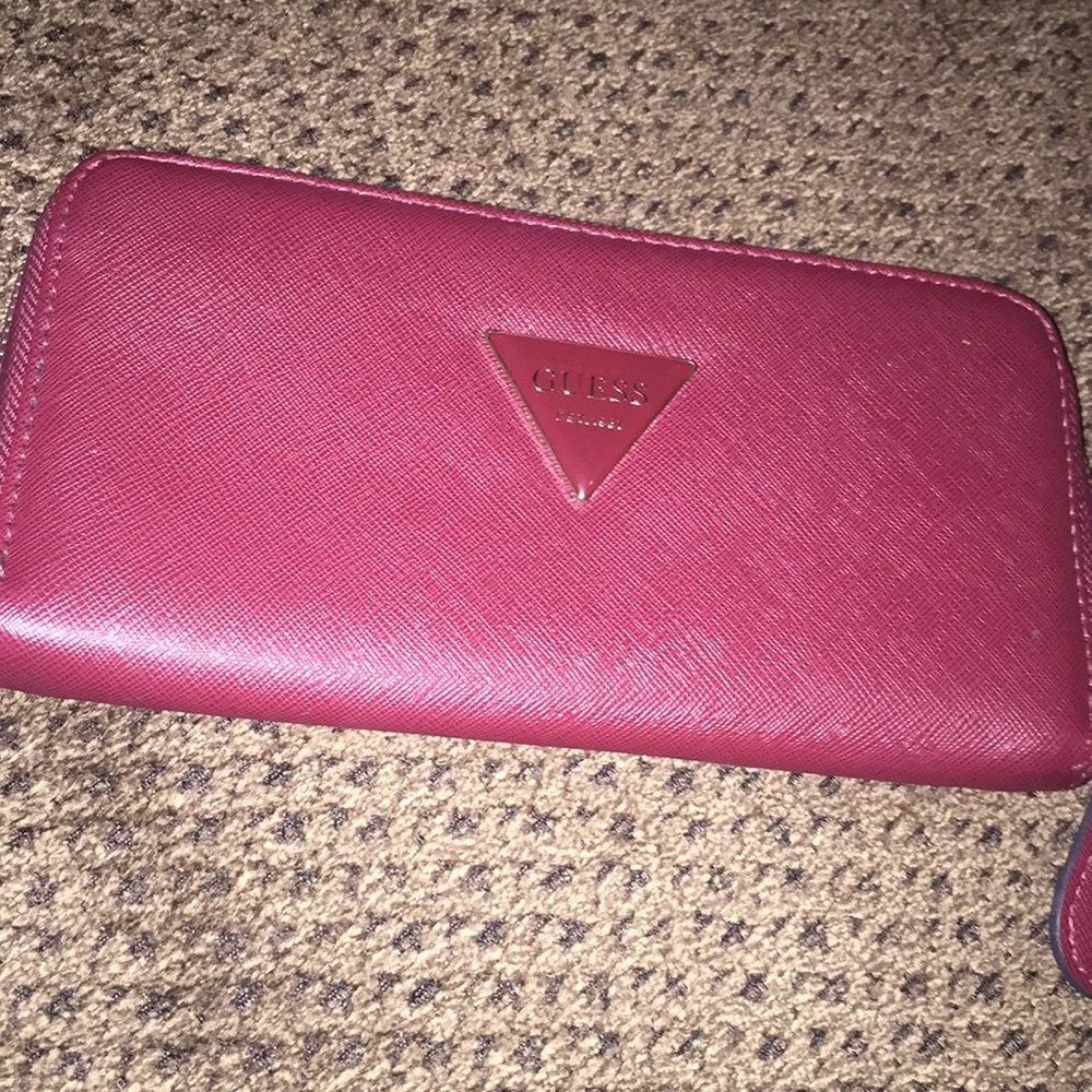 Guess wallet ❤️